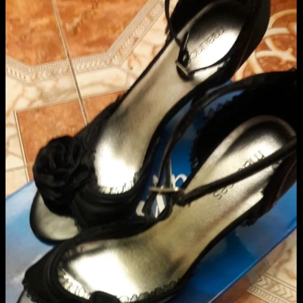 Woman shoes